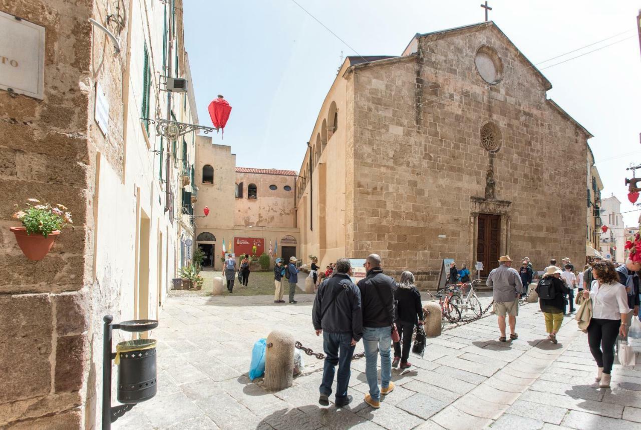 Centro Storico Carlo Alberto Alghero Esterno foto